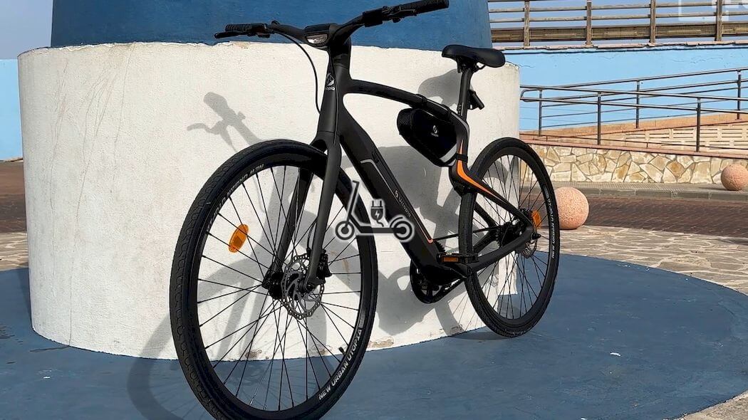 Urtopia Carbon Fiber Review: Futaristic Lightweight Electric Bike!