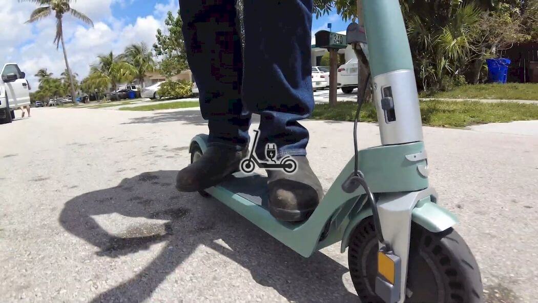 Unagi Model One Voyager Review: 1000W Exclusive Rlectric Scooter!