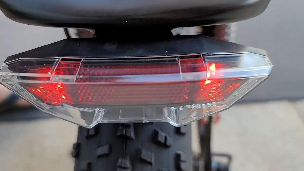 Engwe X24 Review: rear light