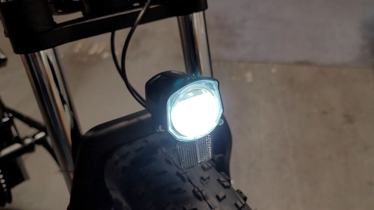 Engwe X24 Review: front light