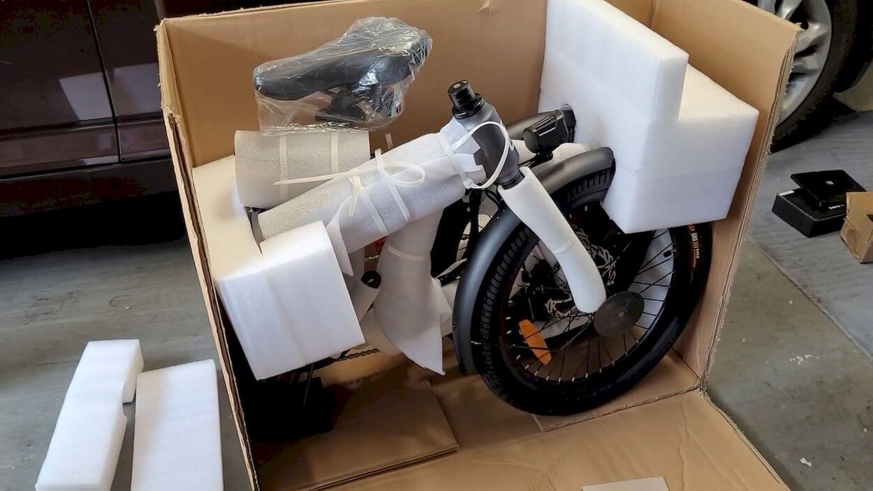 5th Wheel Thunder 2 Review: Unboxing and Assembly