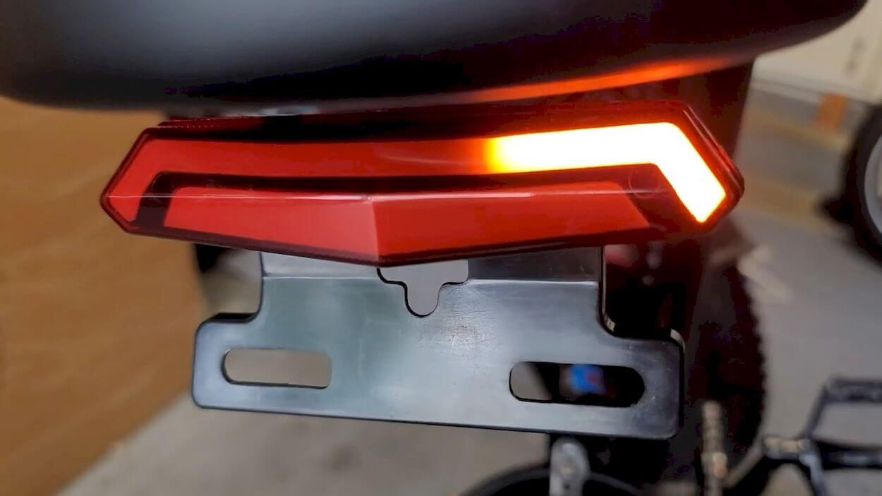 AMYET G60 Review: rear light