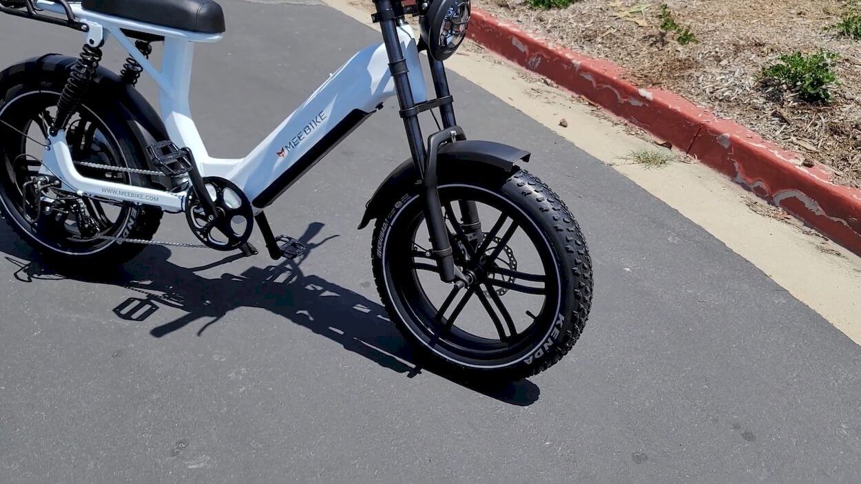 Meebike Gallop Step-Through Review: 20-inch by 4-inch flat tires