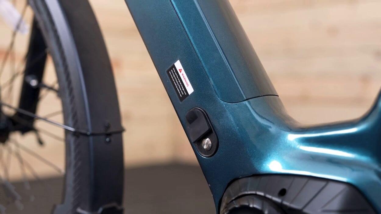 Vanpowers Urban Glide Ultra Review: charging port