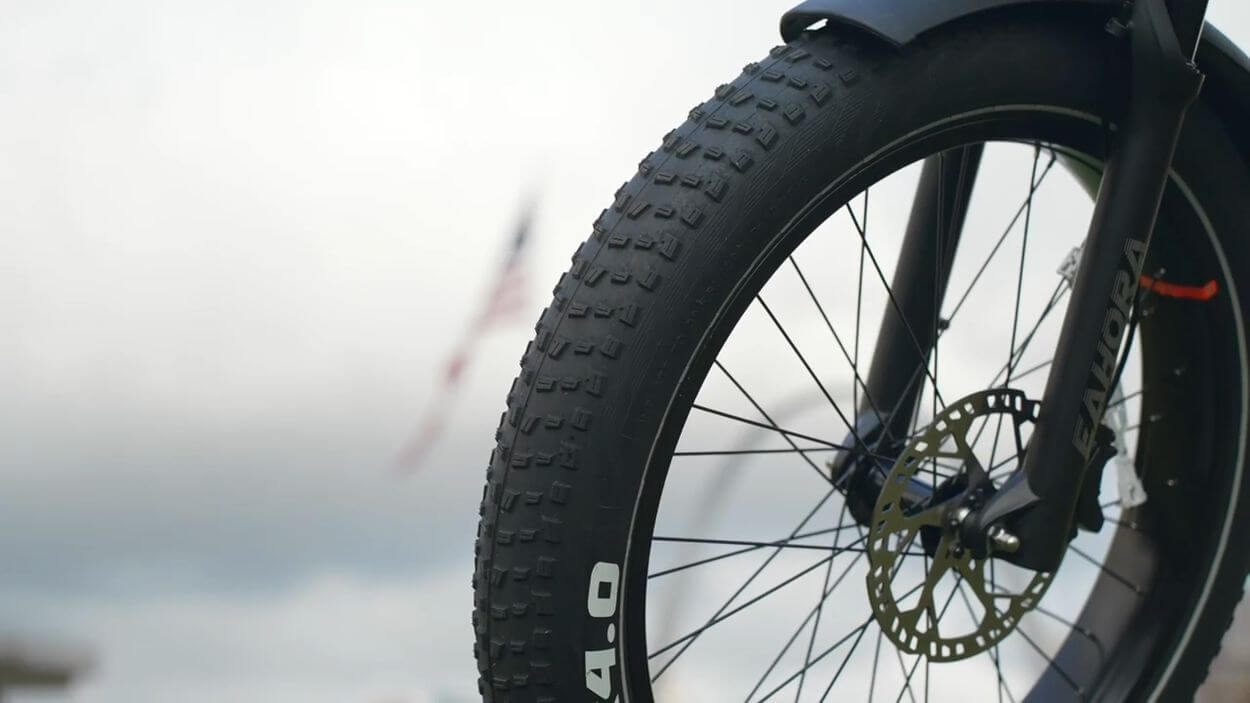 Eahora Romeo Pro Review: 26x4-inch CST tires