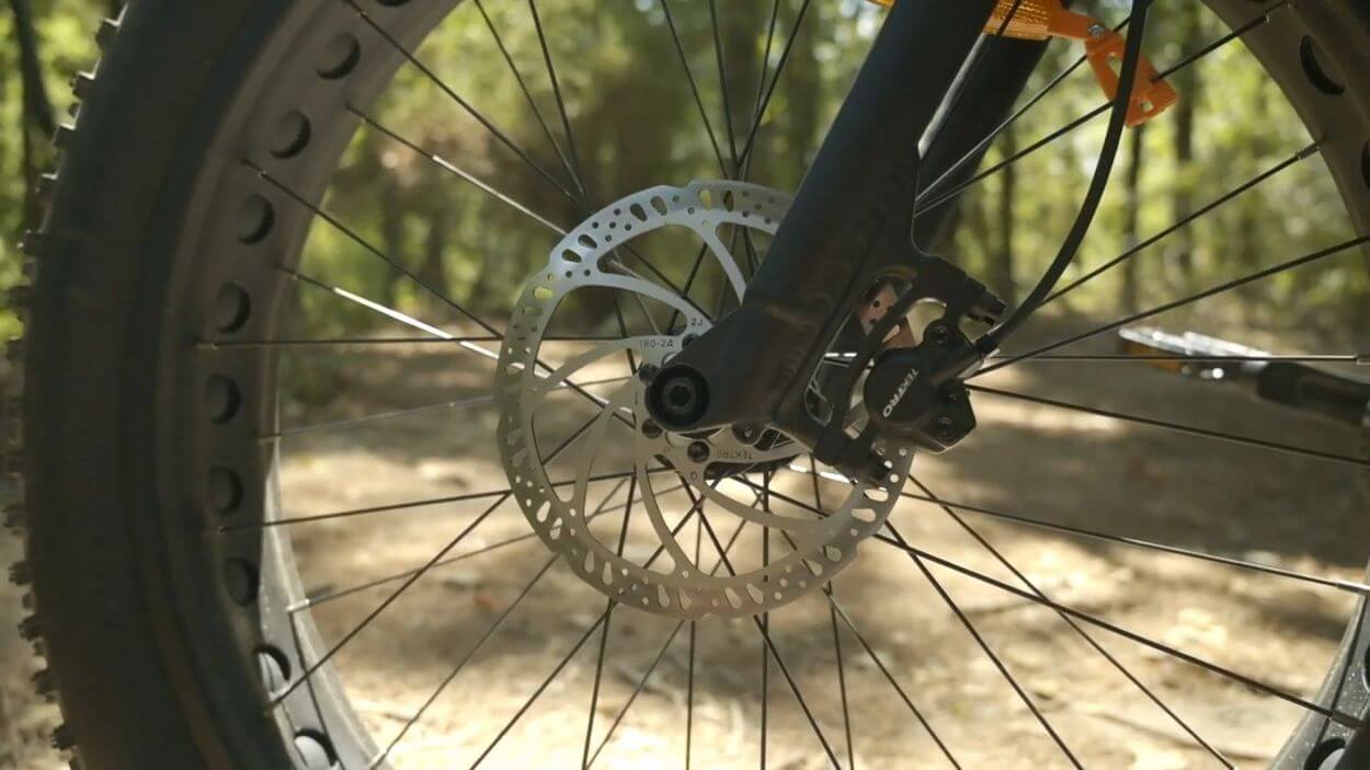 Surface604 Boar Explorer Review: hydraulic disc brakes