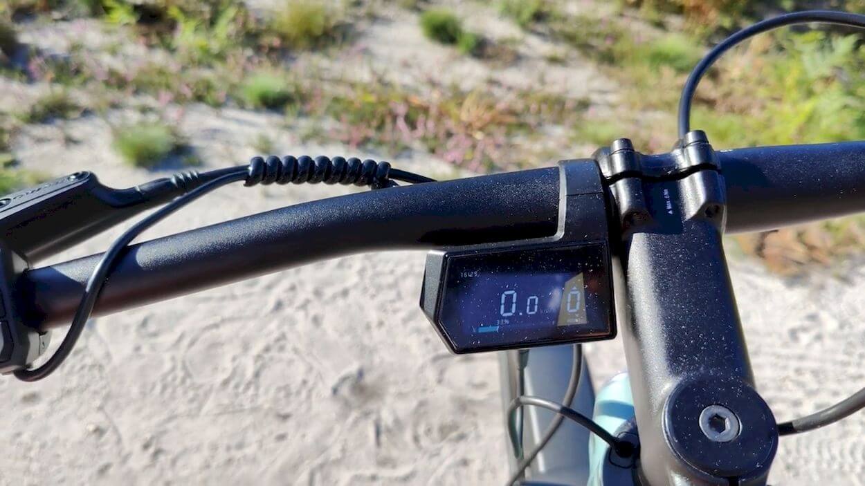 Tenways Ago X Review: Handlebars and Controls