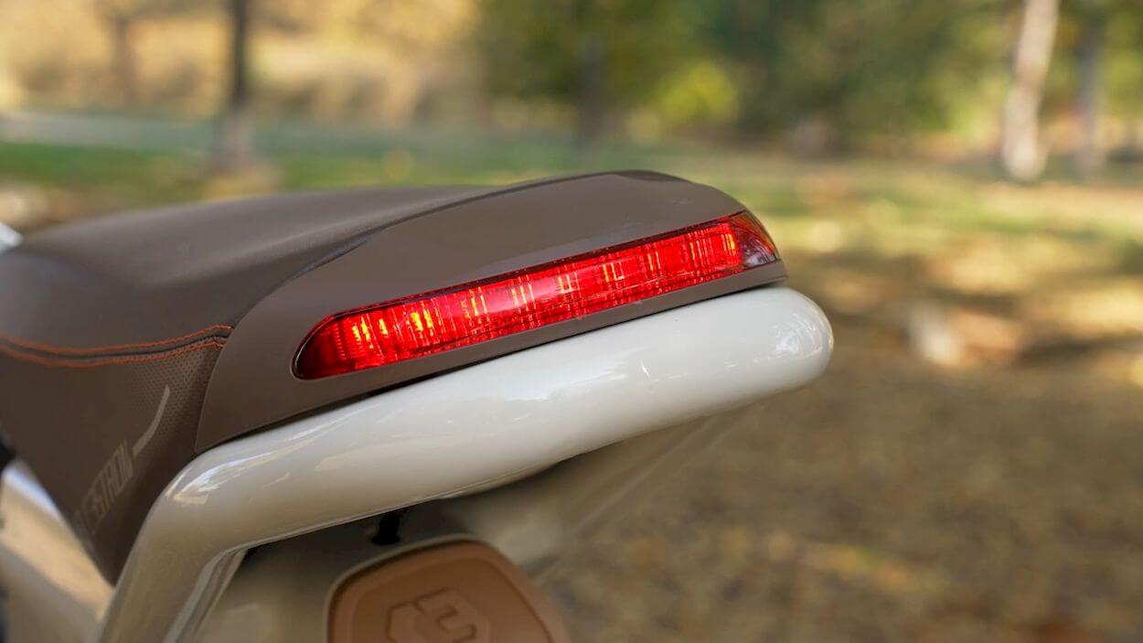 C3STROM Astro Deluxe Review: rear light
