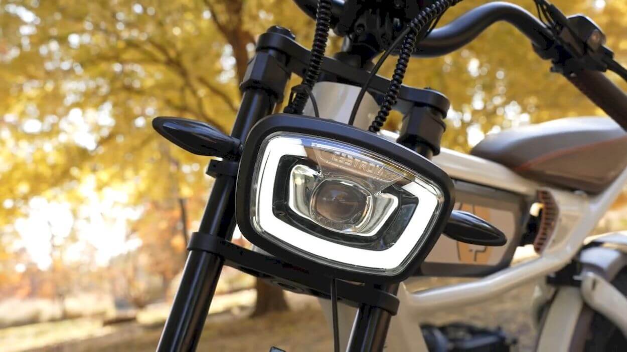 C3STROM Astro Deluxe Review: front light