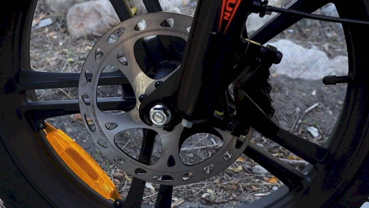 Starrun S20 Review: hydraulic brakes