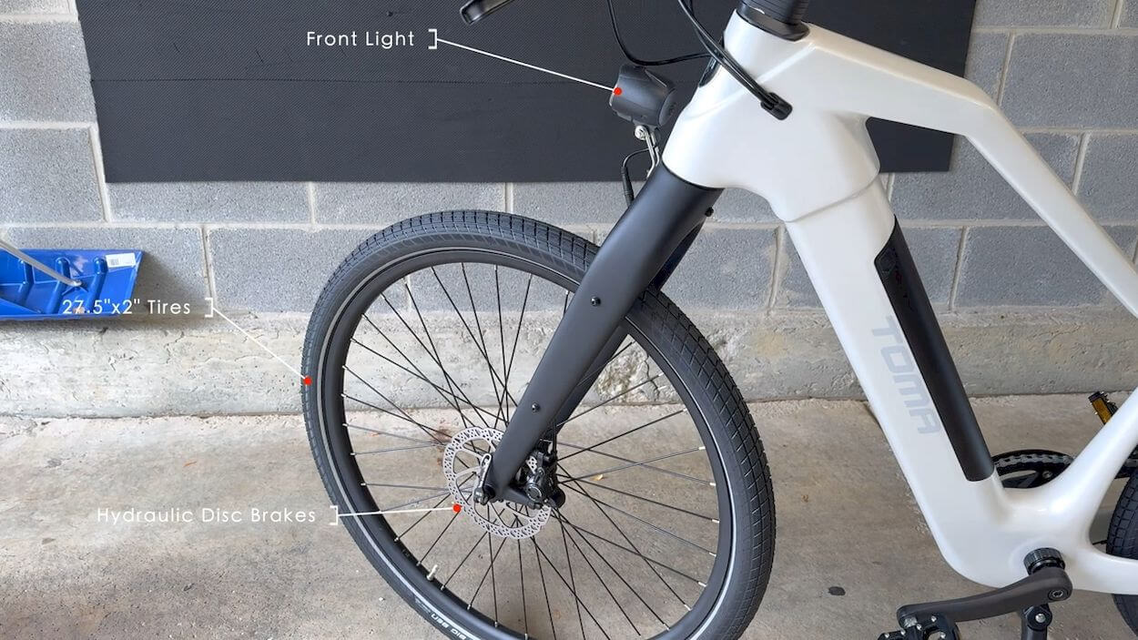 TOMA C7 Review: front light, brake and tire