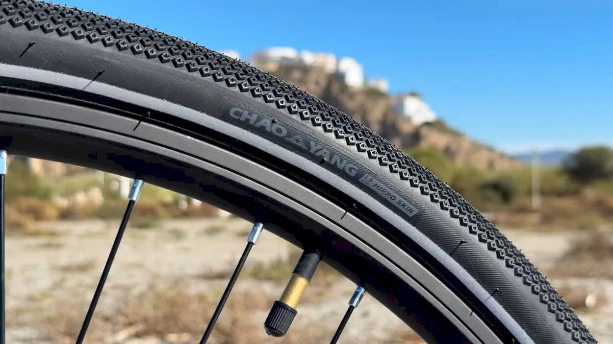 HEYBIKE EC 1-ST Commuter Review: 700C*40C anti-puncture tires