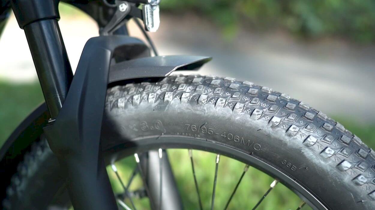 Ride1Up Portola Review: 20”x3” Cross-Country Low-tread Tires
