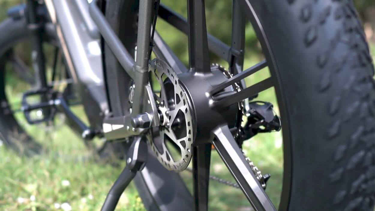Fiido Titan Review: quad-piston hydraulic disc brakes