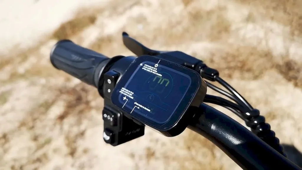 Riding Time Z8 Review: Backlit LCD with charge indicator, speedometer, odometer, trip odometer, pedal assist level, clock, and more