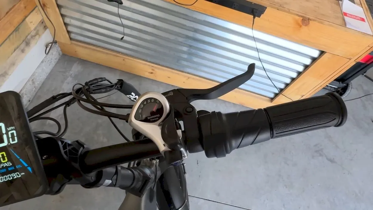 Actbest Knight Review: Shimano 7-Speed