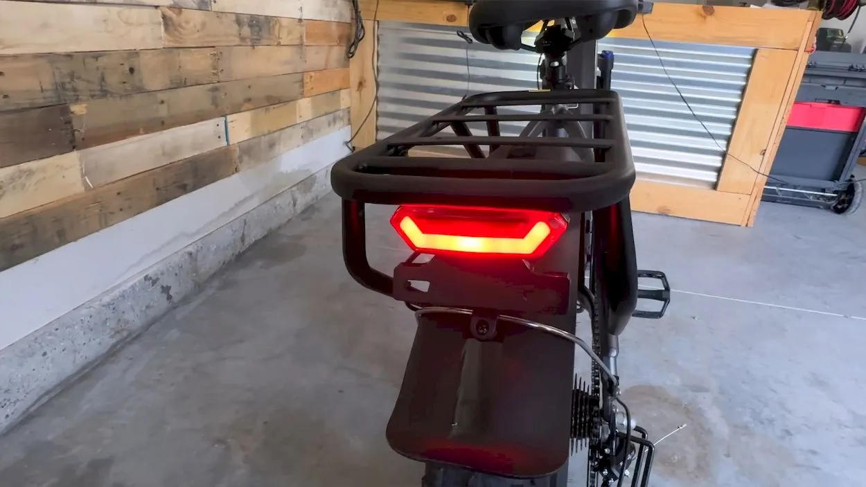 Actbest Knight Review: rear light