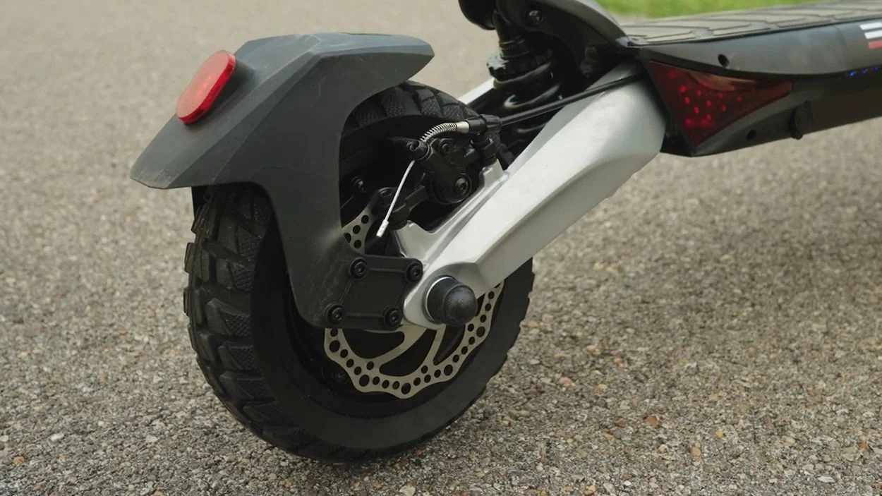 Circooter Raptor Pro Review: Dual Disc and EABS Brakes