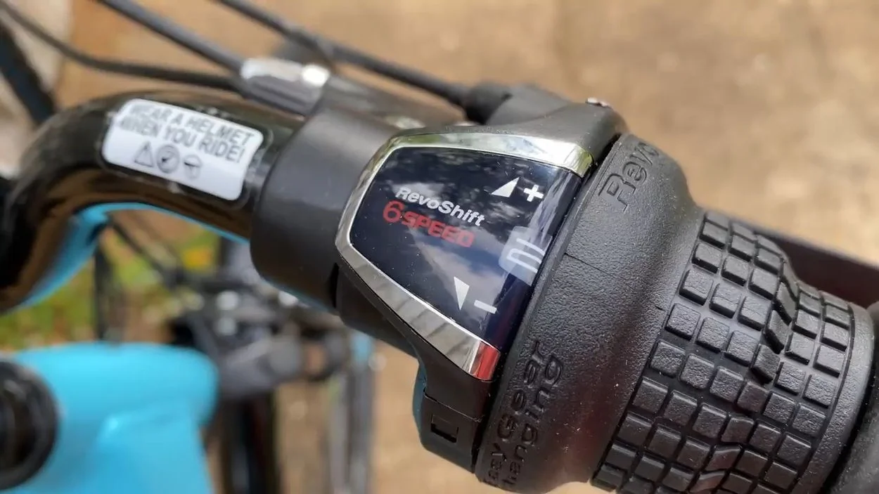 Hyper 700c Review: Shimano 6-speed grip shifter