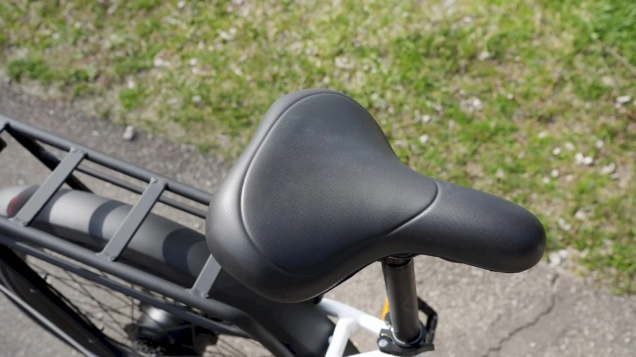 KBO Breeze Review: seat is described as exceptionally comfortable for long rides