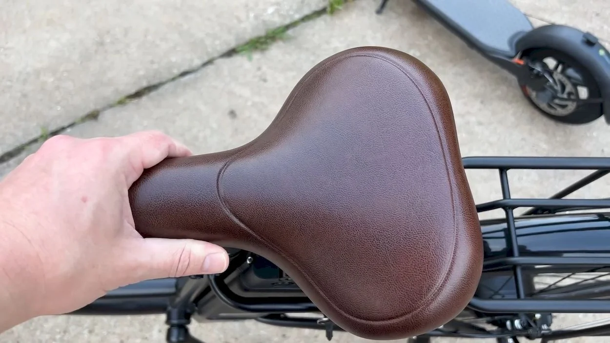 Heybike Cityscape Review: luxuriously cushioned seat